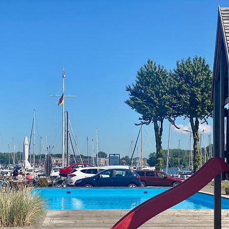 Hausboot Mit Traumlage In Luebeck-Travemuende Hotel Luaran gambar