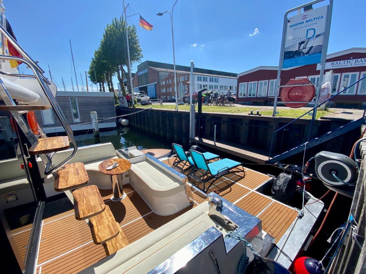 Hausboot Mit Traumlage In Luebeck-Travemuende Hotel Luaran gambar