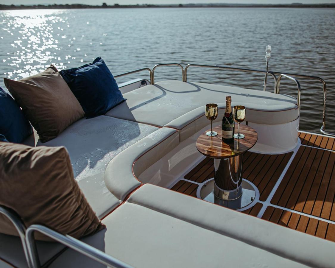 Hausboot Mit Traumlage In Luebeck-Travemuende Hotel Luaran gambar