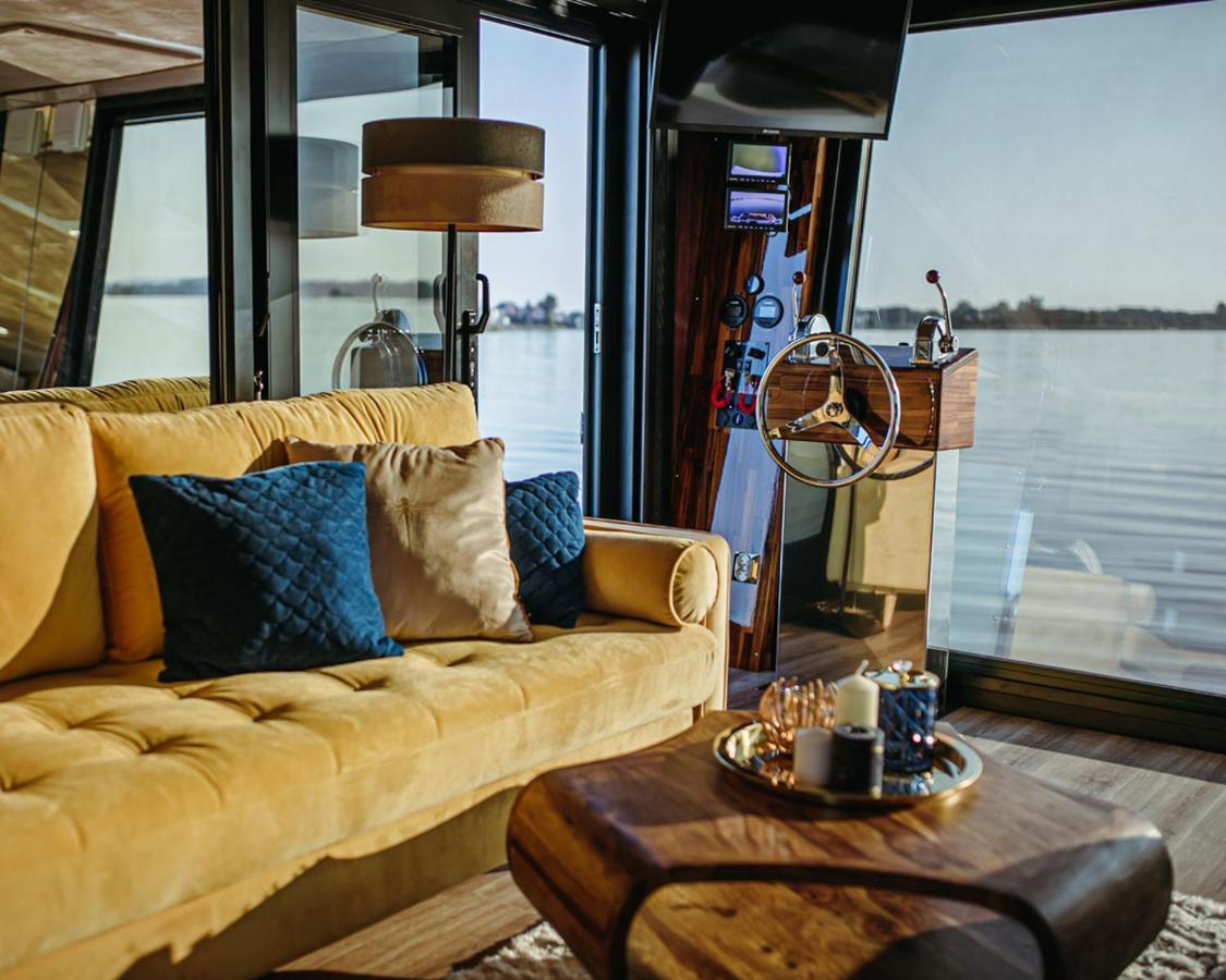 Hausboot Mit Traumlage In Luebeck-Travemuende Hotel Luaran gambar