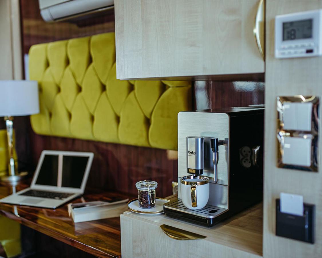 Hausboot Mit Traumlage In Luebeck-Travemuende Hotel Luaran gambar