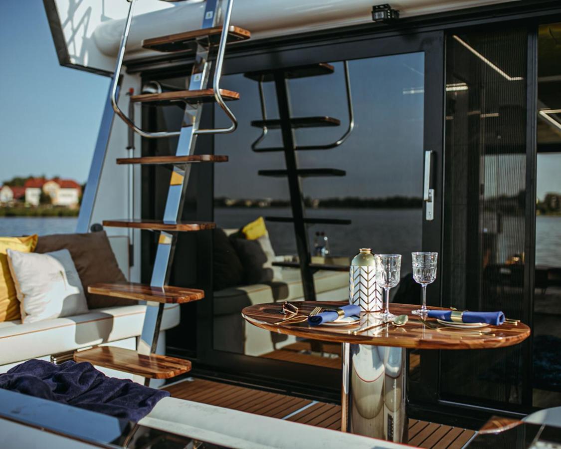 Hausboot Mit Traumlage In Luebeck-Travemuende Hotel Luaran gambar