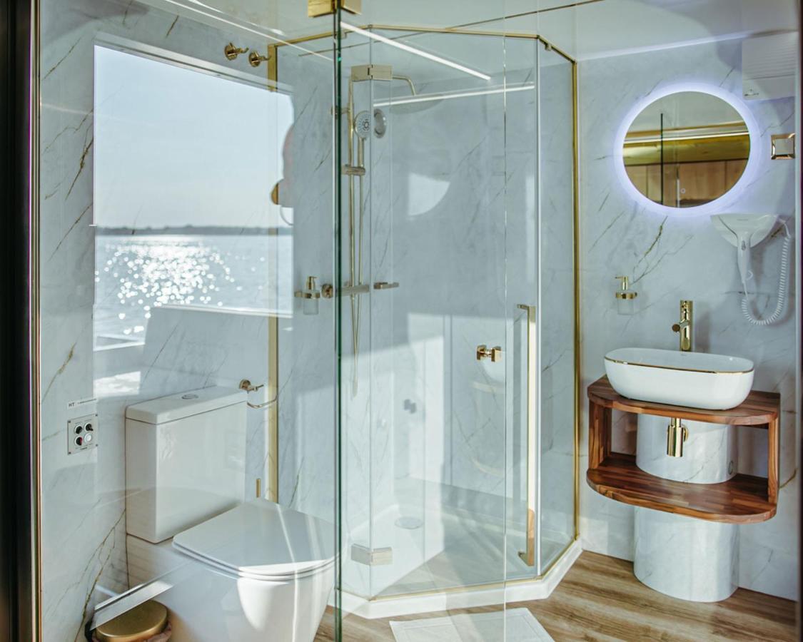 Hausboot Mit Traumlage In Luebeck-Travemuende Hotel Luaran gambar