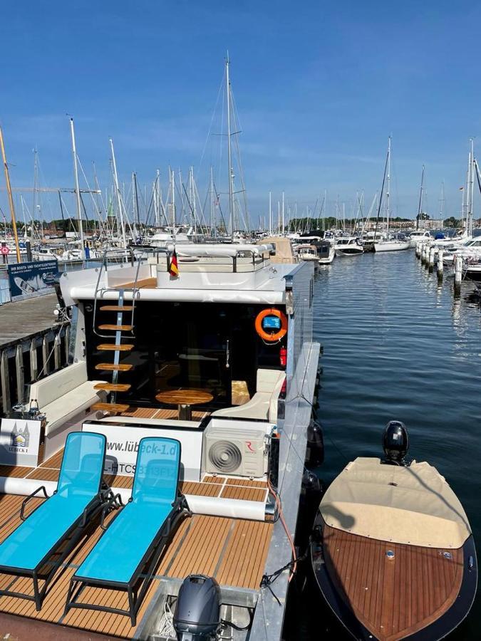 Hausboot Mit Traumlage In Luebeck-Travemuende Hotel Luaran gambar
