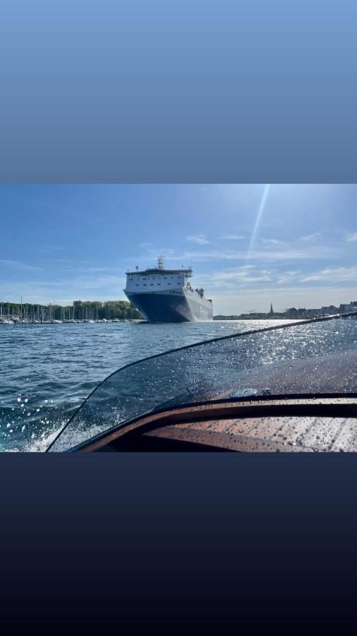 Hausboot Mit Traumlage In Luebeck-Travemuende Hotel Luaran gambar