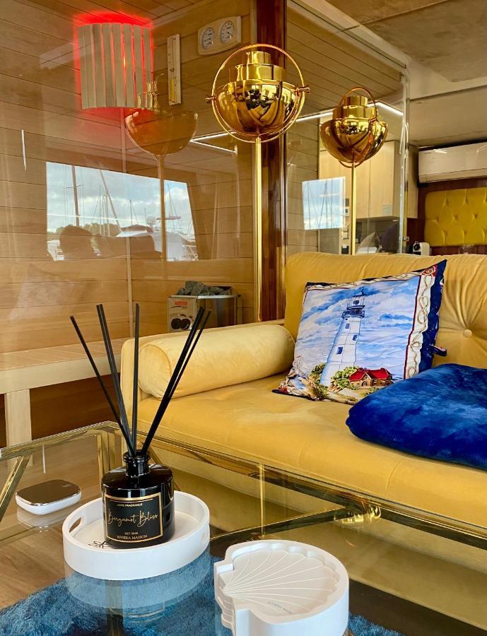 Hausboot Mit Traumlage In Luebeck-Travemuende Hotel Luaran gambar