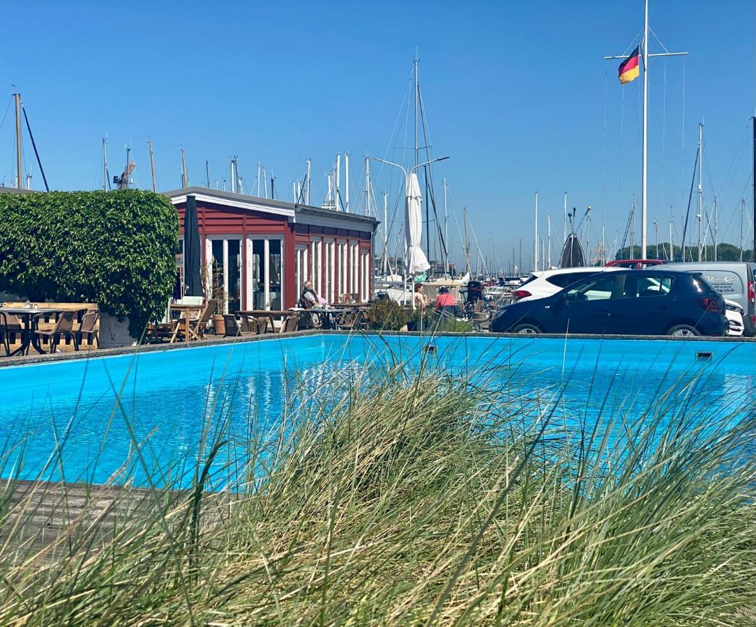 Hausboot Mit Traumlage In Luebeck-Travemuende Hotel Luaran gambar