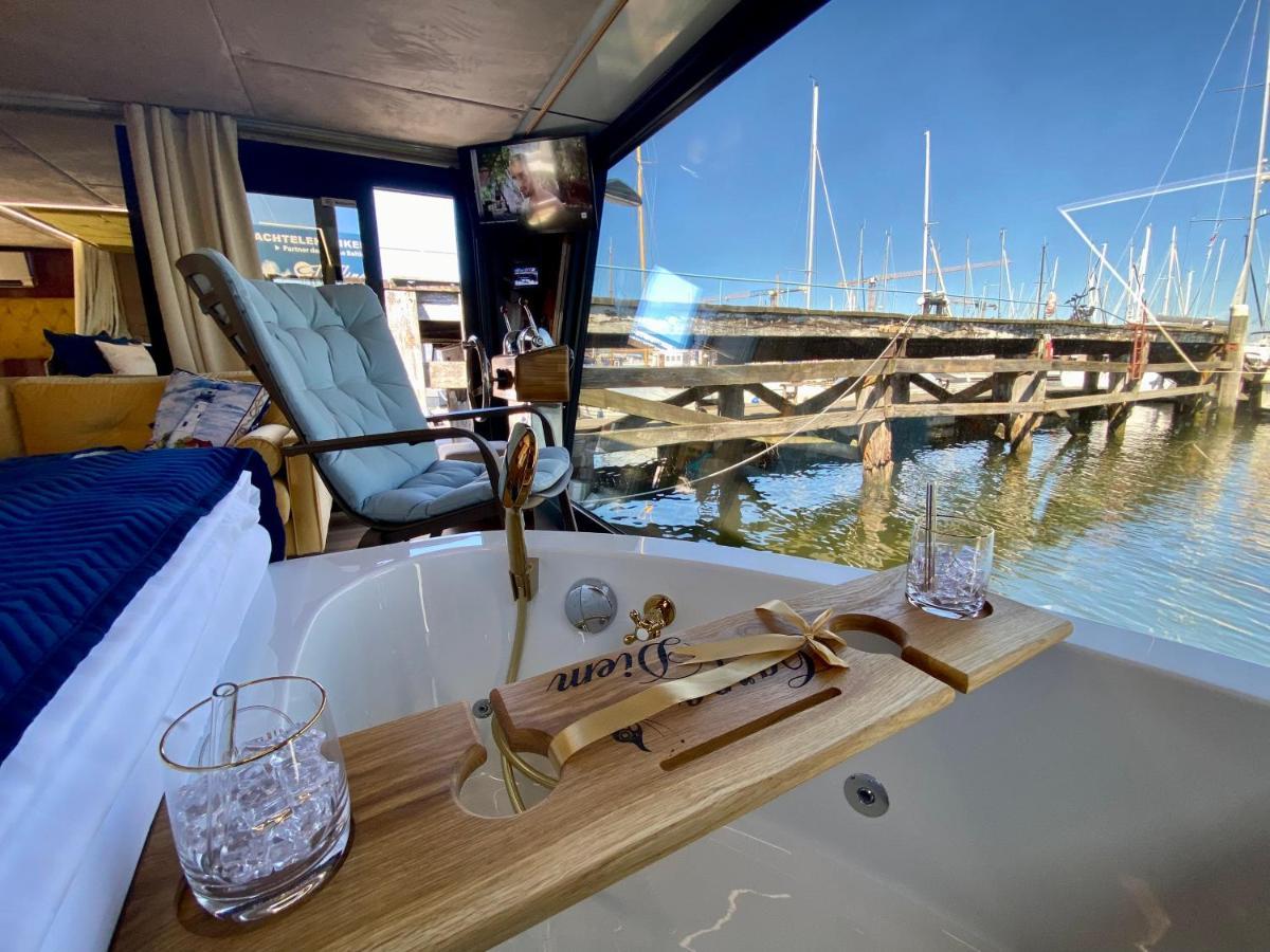 Hausboot Mit Traumlage In Luebeck-Travemuende Hotel Luaran gambar